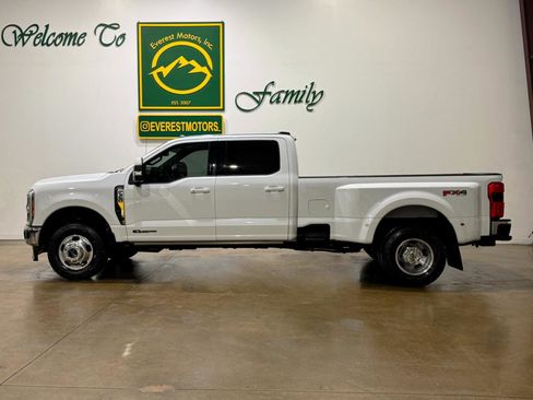 Used 2023 Ford F350 Lariat w/ Lariat Ultimate Package AWD/4WD image 2