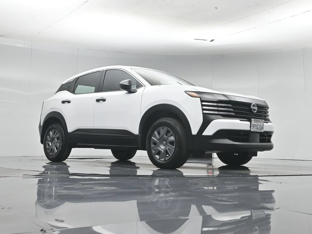 Used 2025 Nissan Kicks S FWD image 3