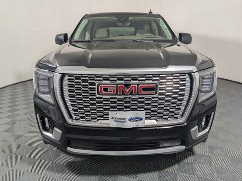 Used 2023 GMC Yukon Denali w/ Denali Reserve Package AWD/4WD image 3