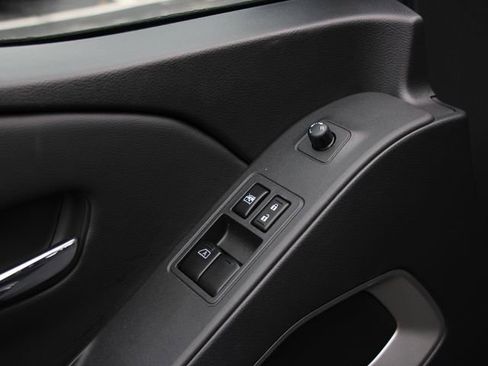 Certified 2025 Nissan Frontier SV RWD image 14