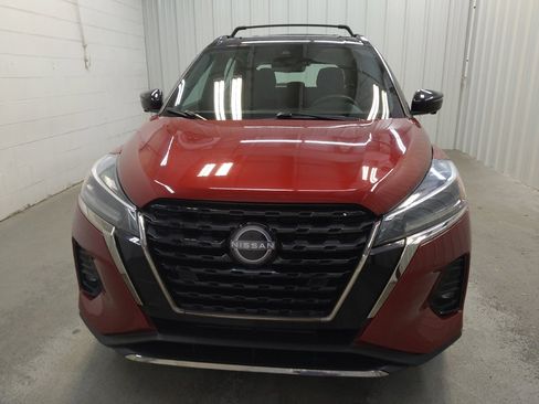 Used 2022 Nissan Kicks SR w/ Interior Electronics Package FWD image 15