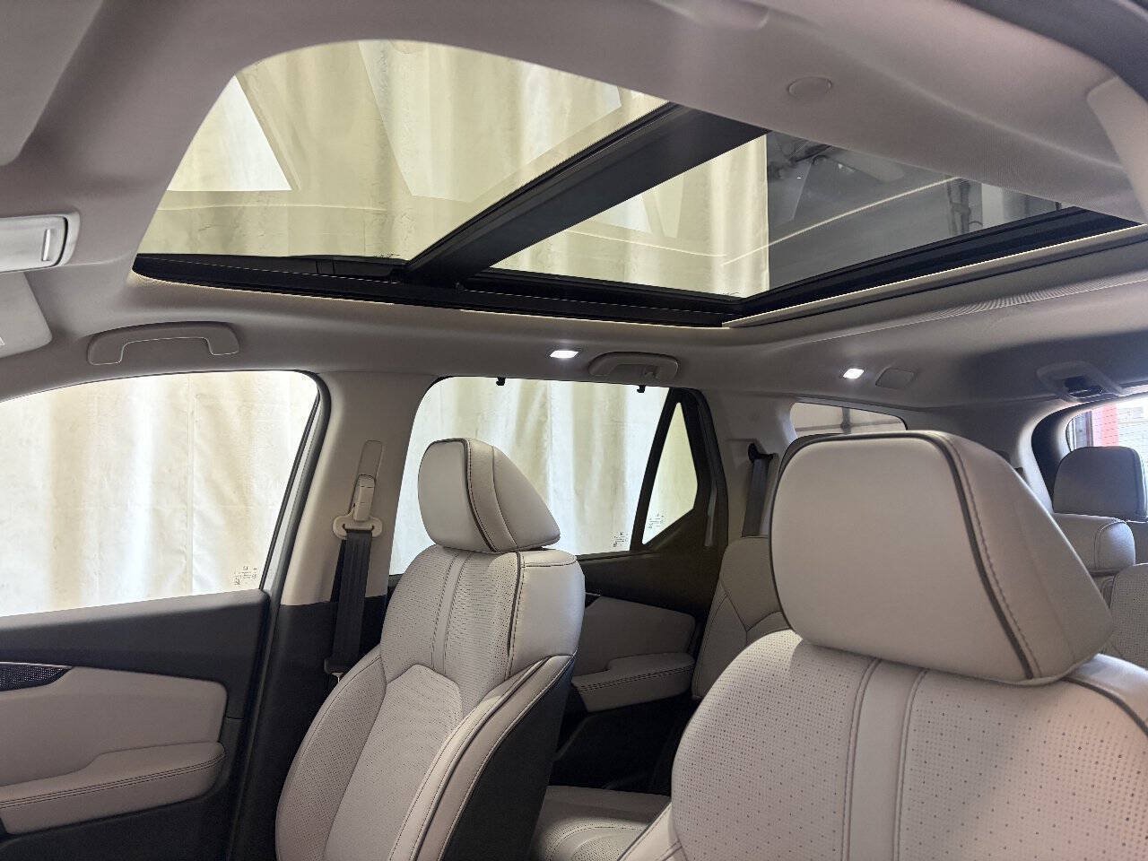 Used 2025 Honda Pilot Elite image 16