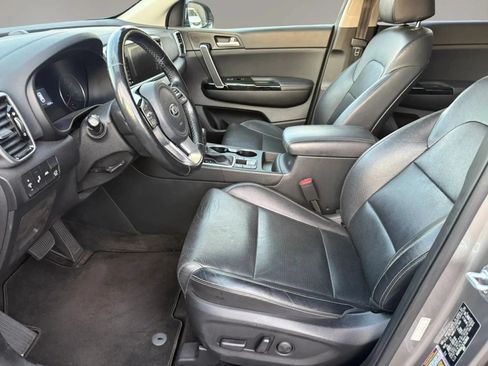 Used 2020 Kia Sportage EX w/ EX Technology Package FWD image 16
