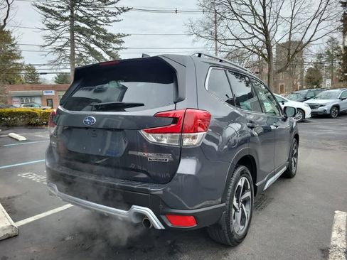 Used 2024 Subaru Forester Touring image 3