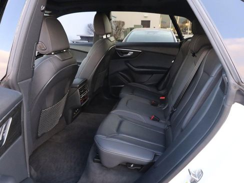 Used 2019 Audi Q8 Premium Plus w/ Premium Plus image 10