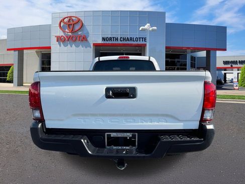 Used 2022 Toyota Tacoma SR RWD image 5