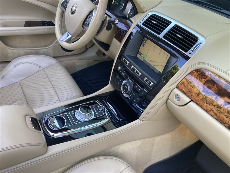 Used 2015 Jaguar XK Convertible RWD image 28