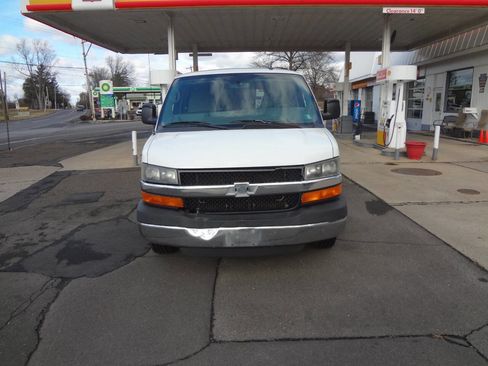 Used 2014 Chevrolet Express 3500 LT w/ LT Preferred Equipment Group image 7