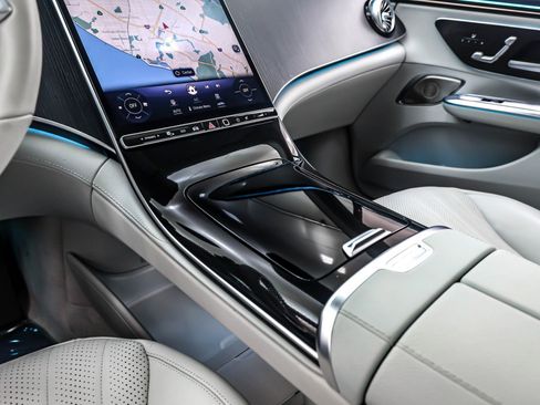 Used 2023 Mercedes-Benz EQE 350+ 4MATIC Sedan image 6