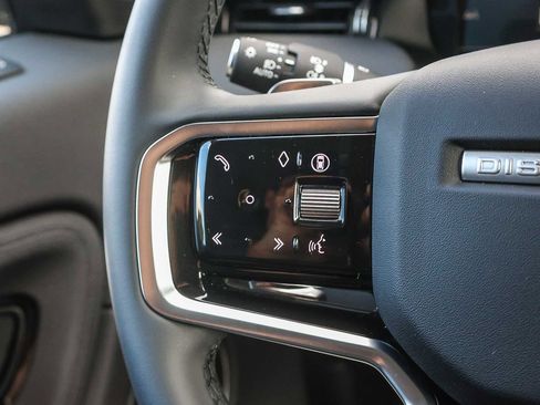 Used 2025 Land Rover Discovery Sport S image 38