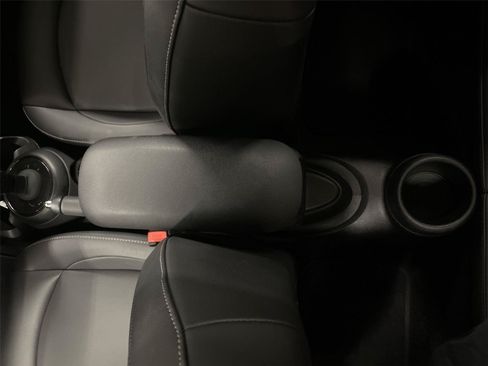 Used 2022 MINI Cooper 4-Door Hardtop FWD image 25