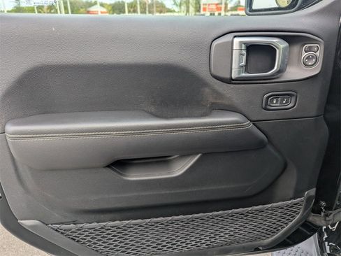 Used 2023 Jeep Wrangler Sahara image 24