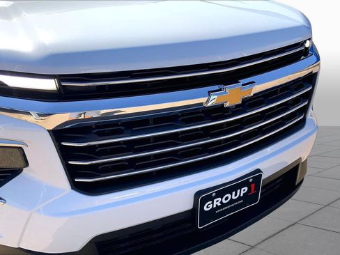 Certified 2025 Chevrolet Traverse LT FWD image 30