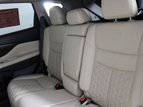 Certified 2024 Nissan Murano Platinum w/ Cargo Package FWD image 21