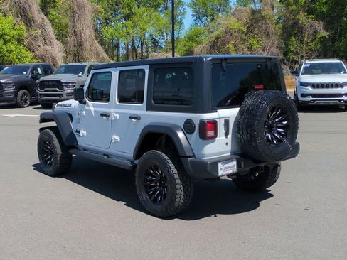 Used 2018 Jeep Wrangler Unlimited Sport S image 11