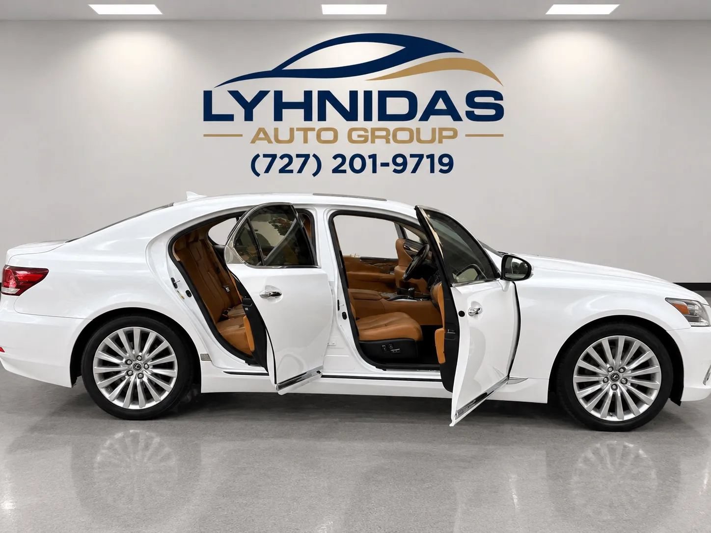 Used 2013 Lexus LS 460 w/ Comfort Pkg RWD image 2