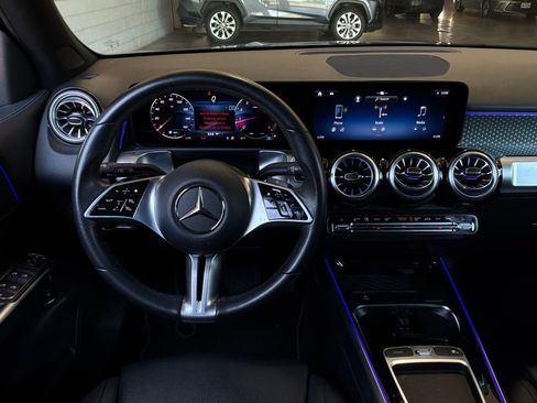 Used 2025 Mercedes-Benz GLB 250 4MATIC image 15