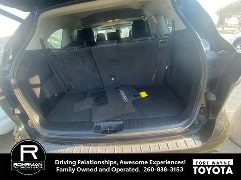 Used 2022 Toyota Highlander XLE FWD image 10