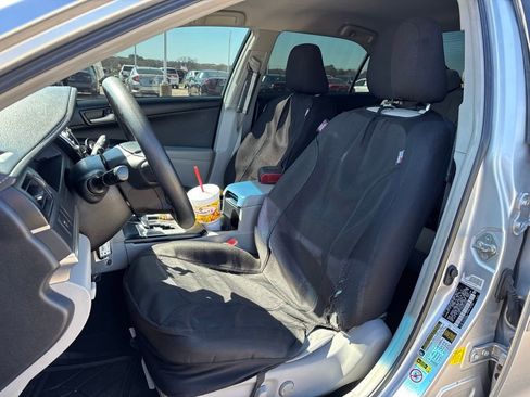 Used 2013 Toyota Camry LE image 7