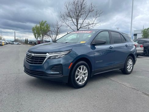 Used 2024 Chevrolet Equinox LS w/ LS Convenience Package image 3