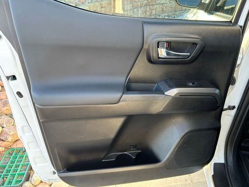 Used 2021 Toyota Tacoma TRD Off-Road w/ Technology Package image 26