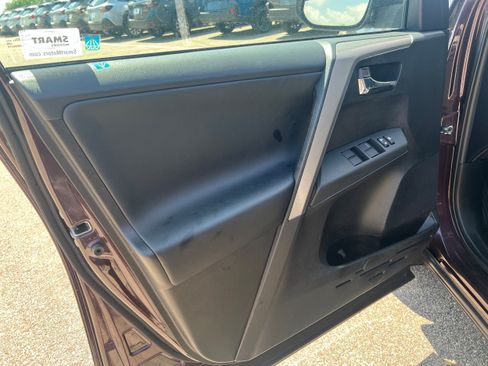 Used 2017 Toyota RAV4 XLE w/ All Weather Liner Package AWD/4WD image 17