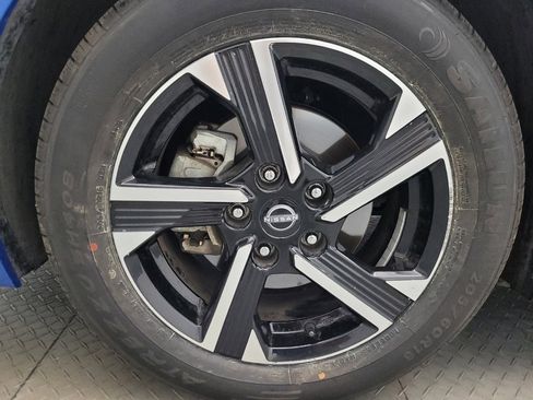 Used 2024 Nissan Sentra SV FWD image 31
