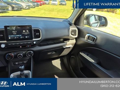 New 2026 Hyundai Venue SE FWD image 21