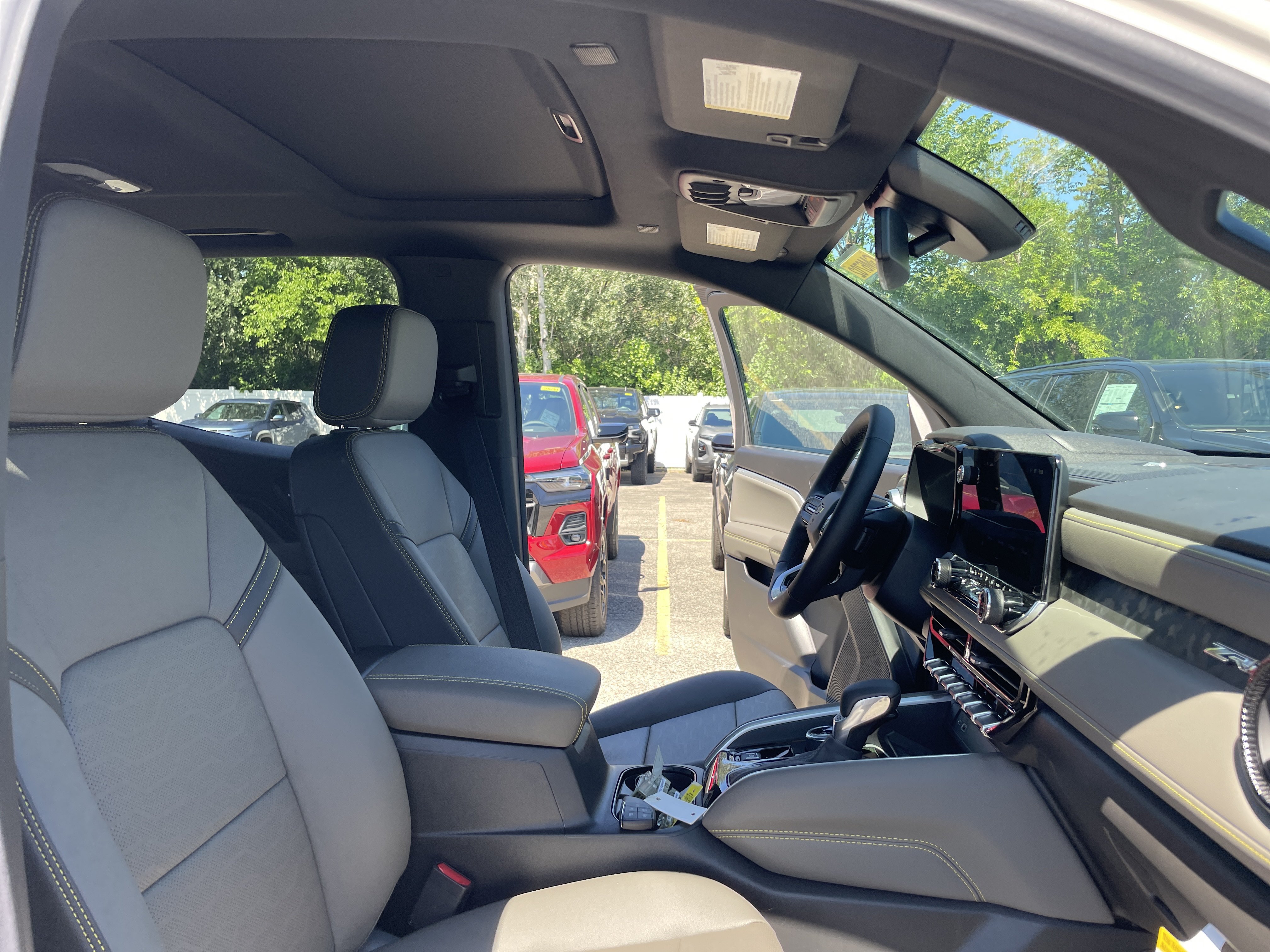 New 2026 Chevrolet Colorado ZR2 w/ Technology Package AWD/4WD image 30