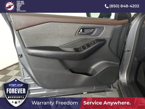 Used 2023 Nissan Rogue S FWD image 17