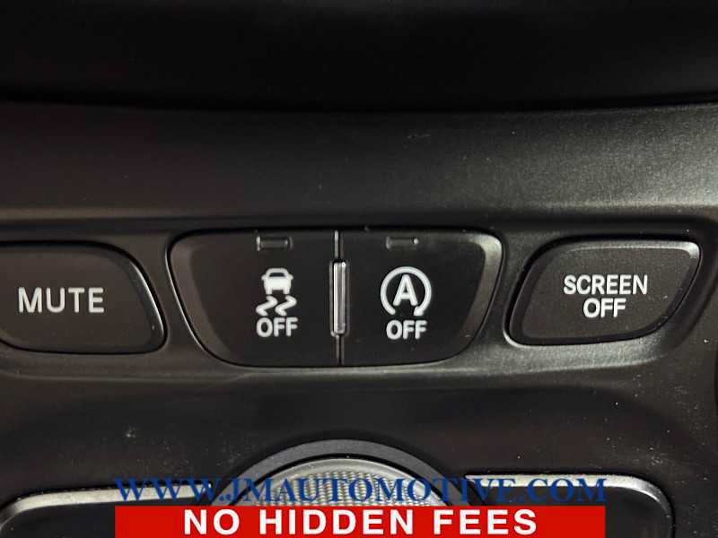 Used 2020 Jeep Cherokee Latitude Plus AWD/4WD image 36