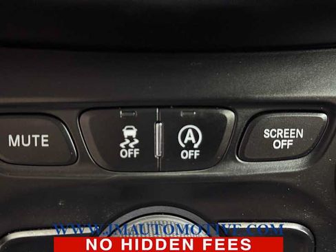 Used 2020 Jeep Cherokee Latitude Plus AWD/4WD image 36