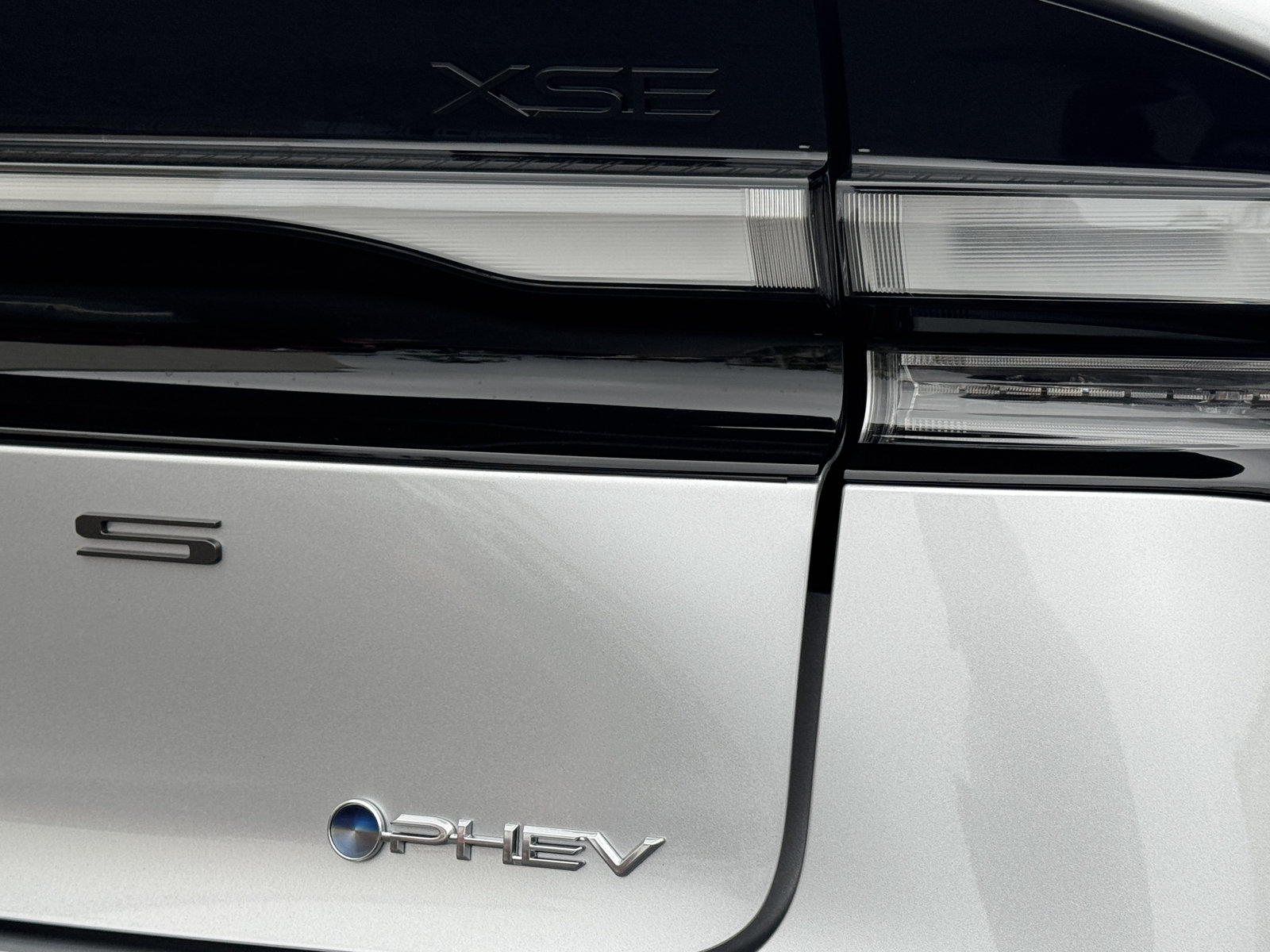 New 2027 Toyota Prius Plug-In Hybrid FWD image 14