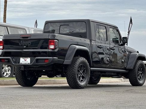 Certified 2022 Jeep Gladiator Willys image 7