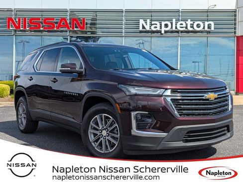Used 2023 Chevrolet Traverse LT AWD/4WD image 1