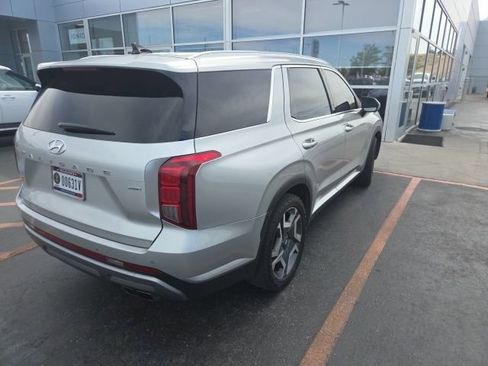 Used 2024 Hyundai Palisade SEL w/ Premium Package AWD/4WD image 3