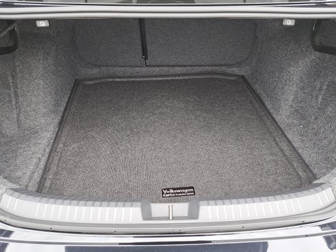 Certified 2025 Volkswagen Jetta SE FWD image 12