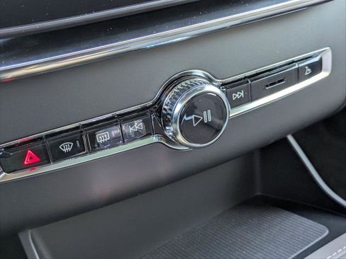 New 2026 Volvo XC90 B6 Plus w/ Protection Package Premier image 10