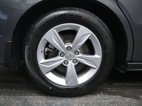 Used 2018 Honda Odyssey EX-L image 9