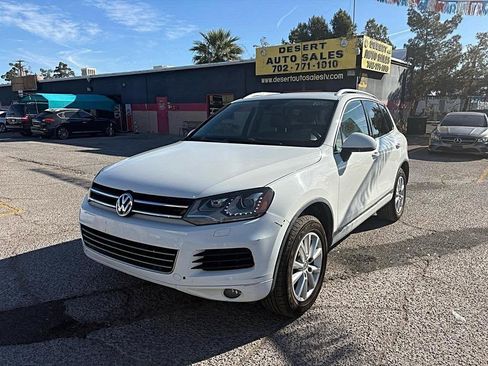 Used 2014 Volkswagen Touareg Sport AWD/4WD image 3