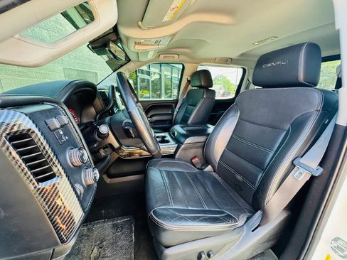 Used 2016 GMC Sierra 2500 Denali w/ Duramax Plus Package AWD/4WD image 12