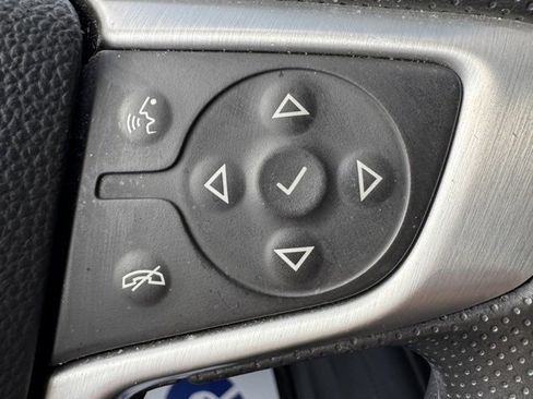 Used 2022 GMC Acadia SLE w/ Driver Convenience Package image 24