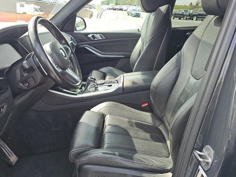 Used 2022 BMW X5 xDrive40i w/ Premium Essential Package image 12