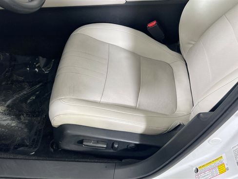 Used 2018 Honda Accord Touring image 19