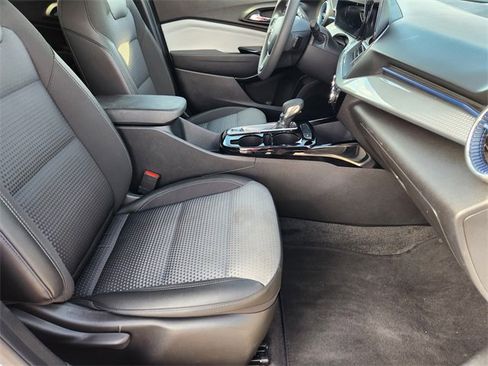 Used 2024 Chevrolet Trax LT image 15