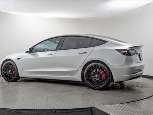 Used 2021 Tesla Model 3 Performance image 4