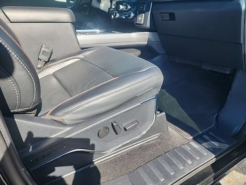 Certified 2023 Ford F250 Lariat w/ Lariat Ultimate Package AWD/4WD image 18