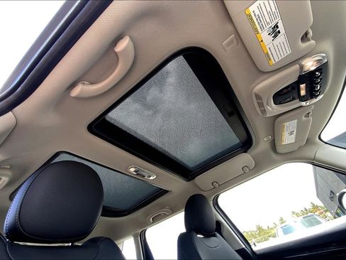 Used 2020 MINI Cooper S image 19