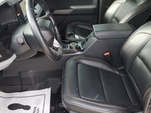 Used 2023 Ford Bronco Badlands image 25