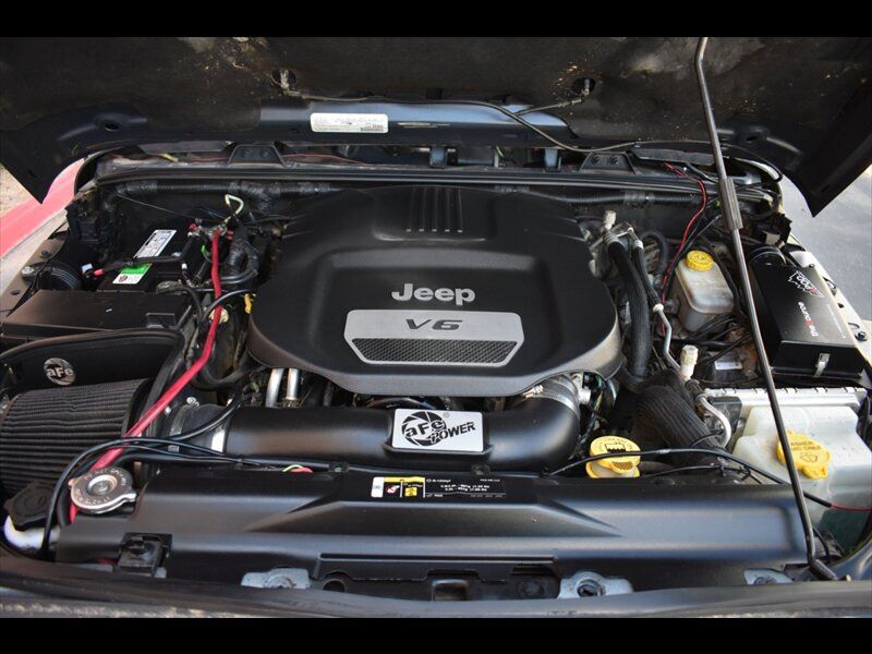 Used 2017 Jeep Wrangler Unlimited Rubicon w/ Connectivity Group AWD/4WD image 39
